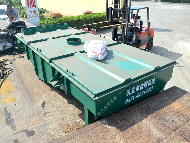 兩臺(tái)小型對輥破碎機(jī)和直線振動(dòng)篩發(fā)往江蘇南通處理硅石